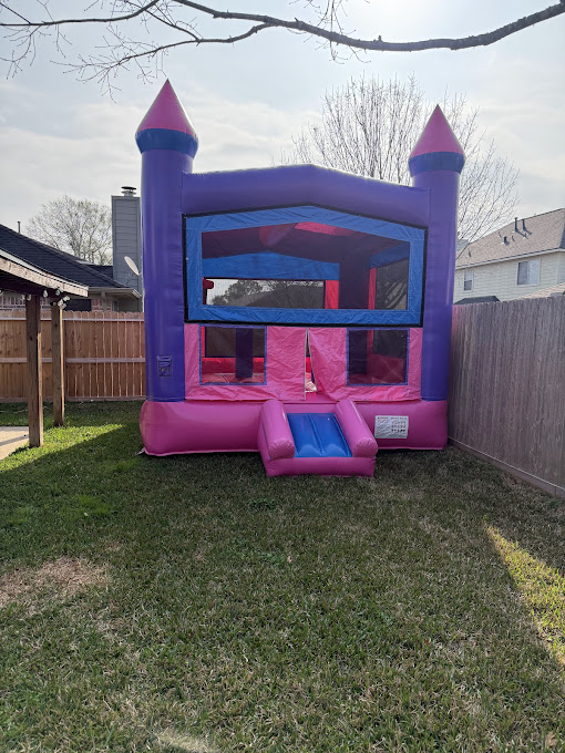 pretty-in-pink-bounce-house-1
