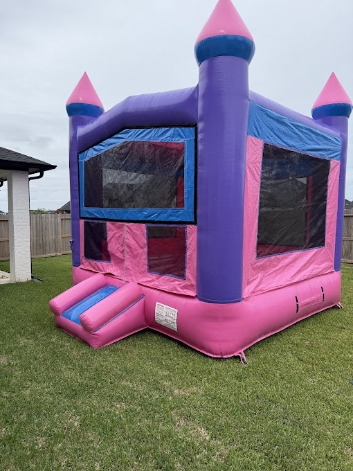 pretty-in-pink-bounce-house-3